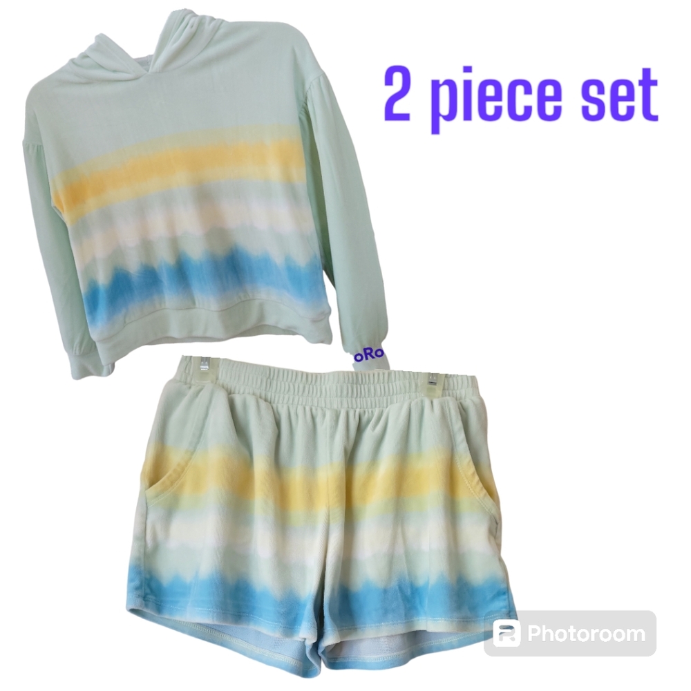 Freshman Girls 2 piece set, Hoodie and Shorts lounge set, M 10/12, Green, GUC